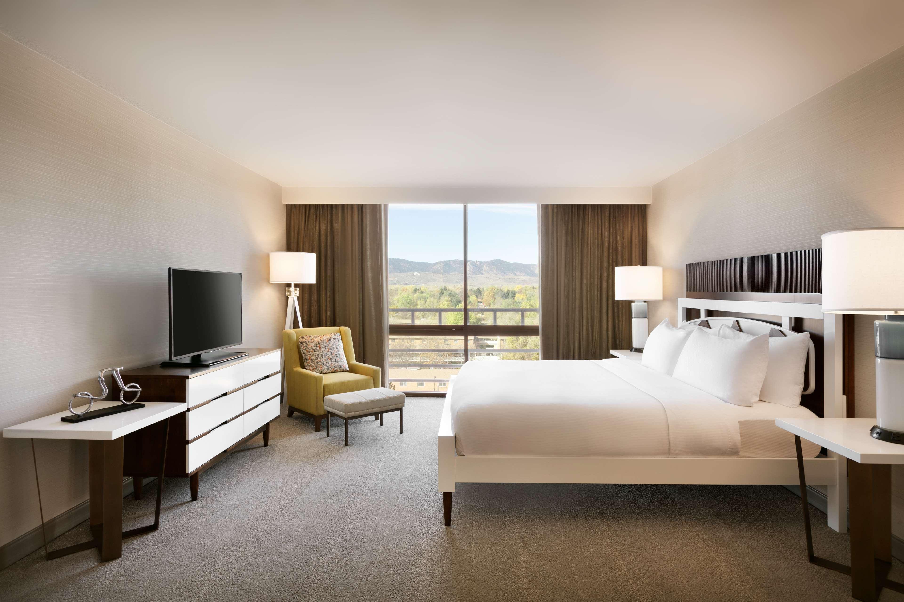 Hilton Fort Collins Exterior photo
