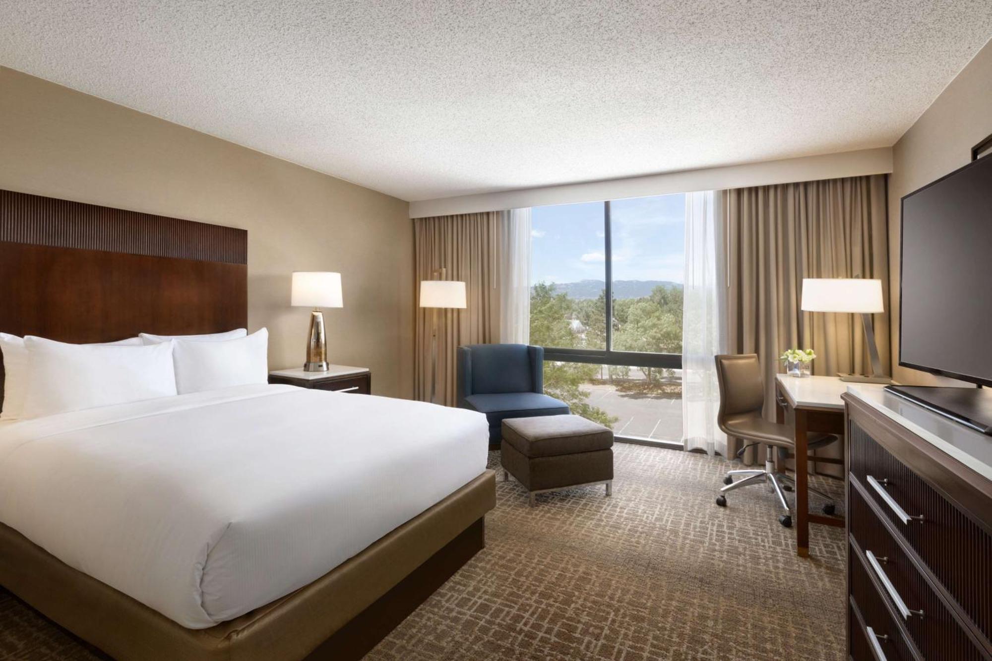 Hilton Fort Collins Exterior photo