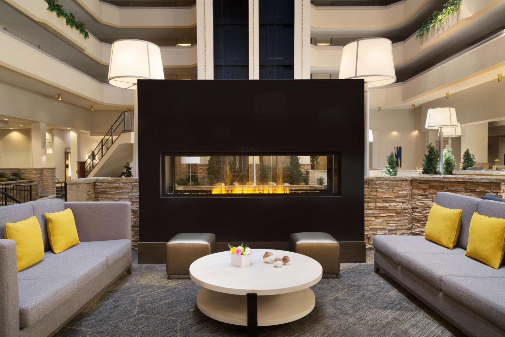 Hilton Fort Collins Exterior photo