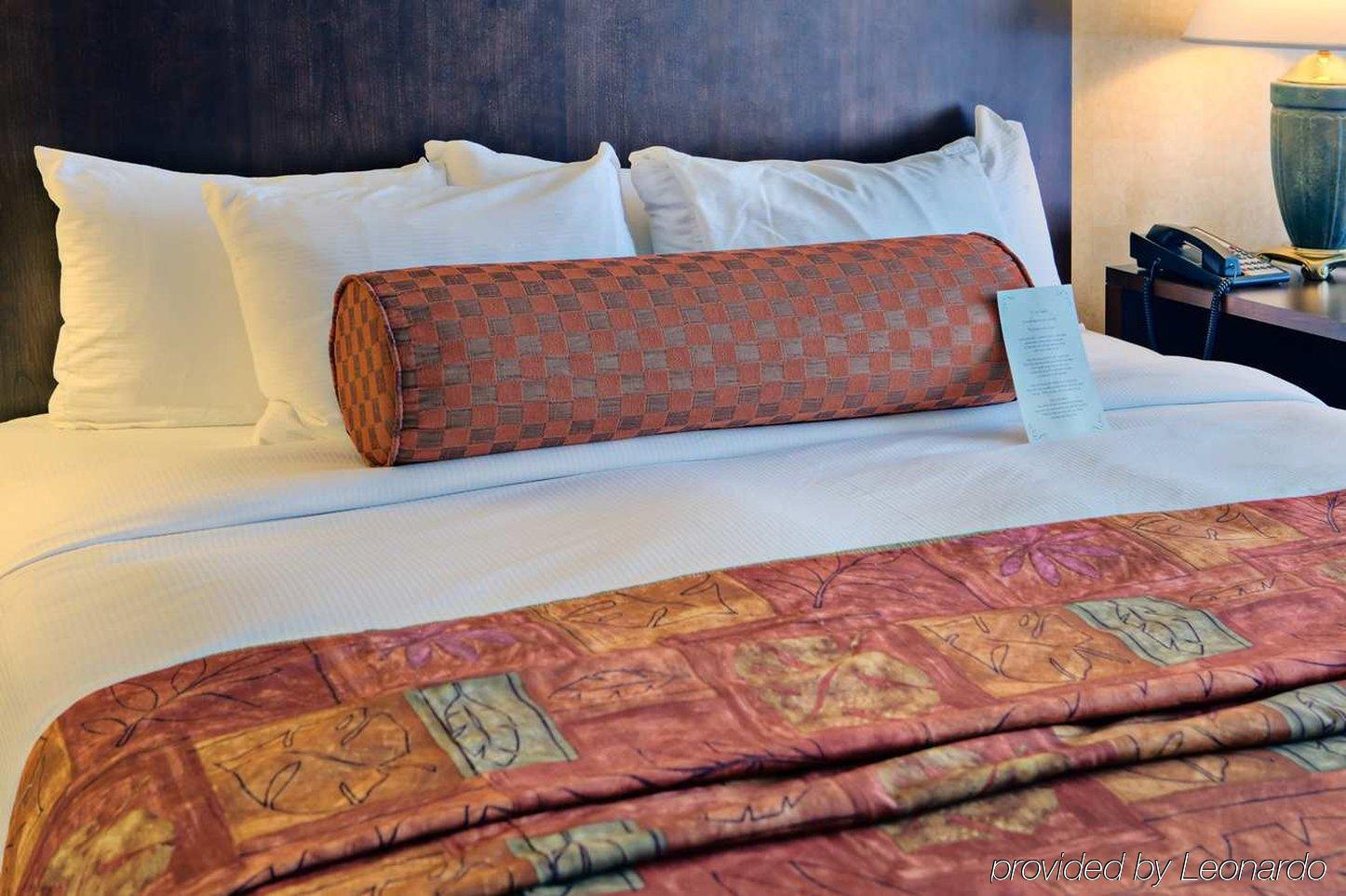 Hilton Fort Collins Room photo